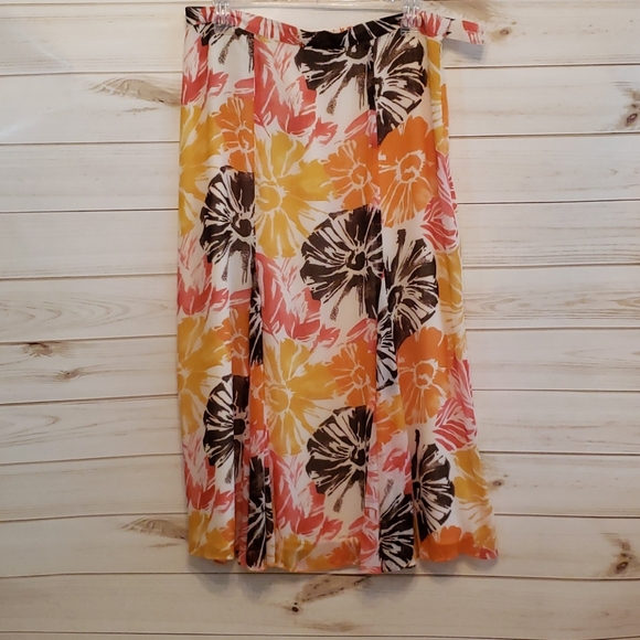 Fully lined Skirt - Picture 1 of 3